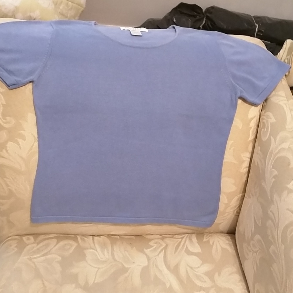 Short sleeve top